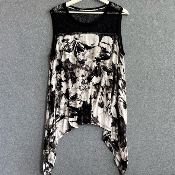 Simply Vera Vera Wang Tops - Simply Vera Vera Wang Sleeveless Lace & Floral Asymmetrical Top XL B & W Taupe